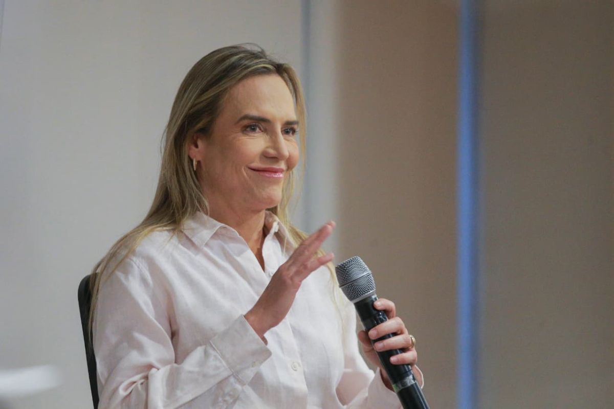 No Riacho Fundo, Celina promete metrô, BRT e melhorias na Saúde da região