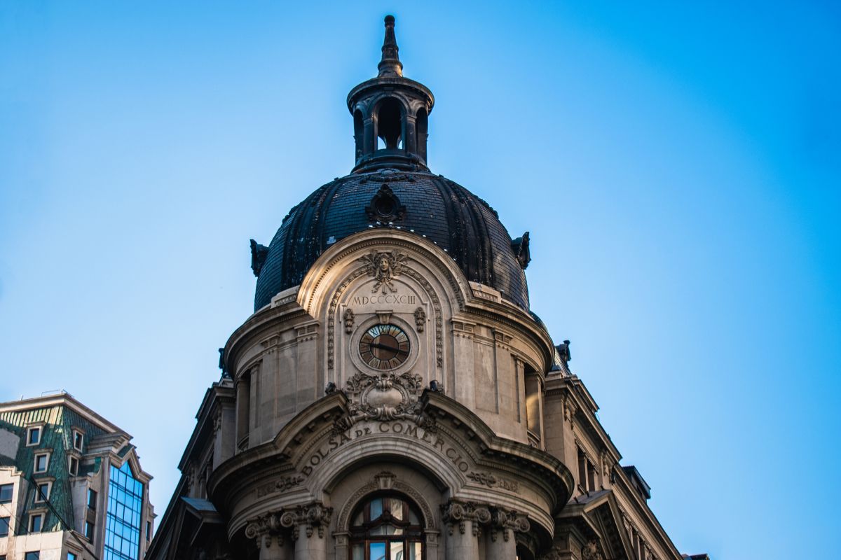 Bolsa de Comercio de Santiago, localizada em Santiago, no Chile