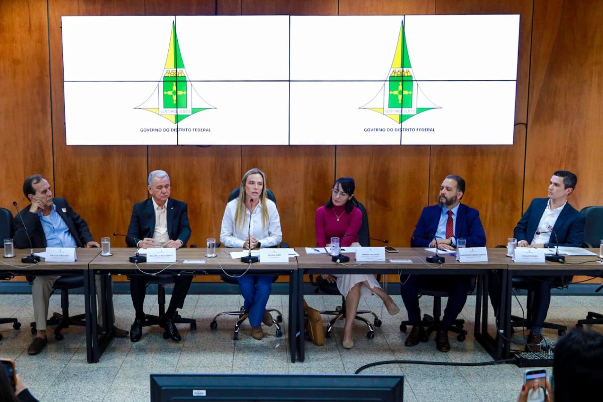 Celina anuncia projeto de R$ 29 bilhões com novas linhas do metrô e VLT
