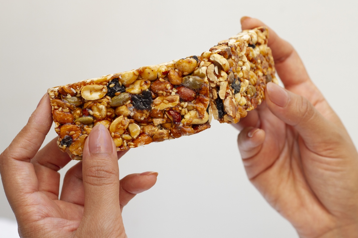A ilusão do 'fit': como rótulos com apelo saudável escondem alimentos ultraprocessados