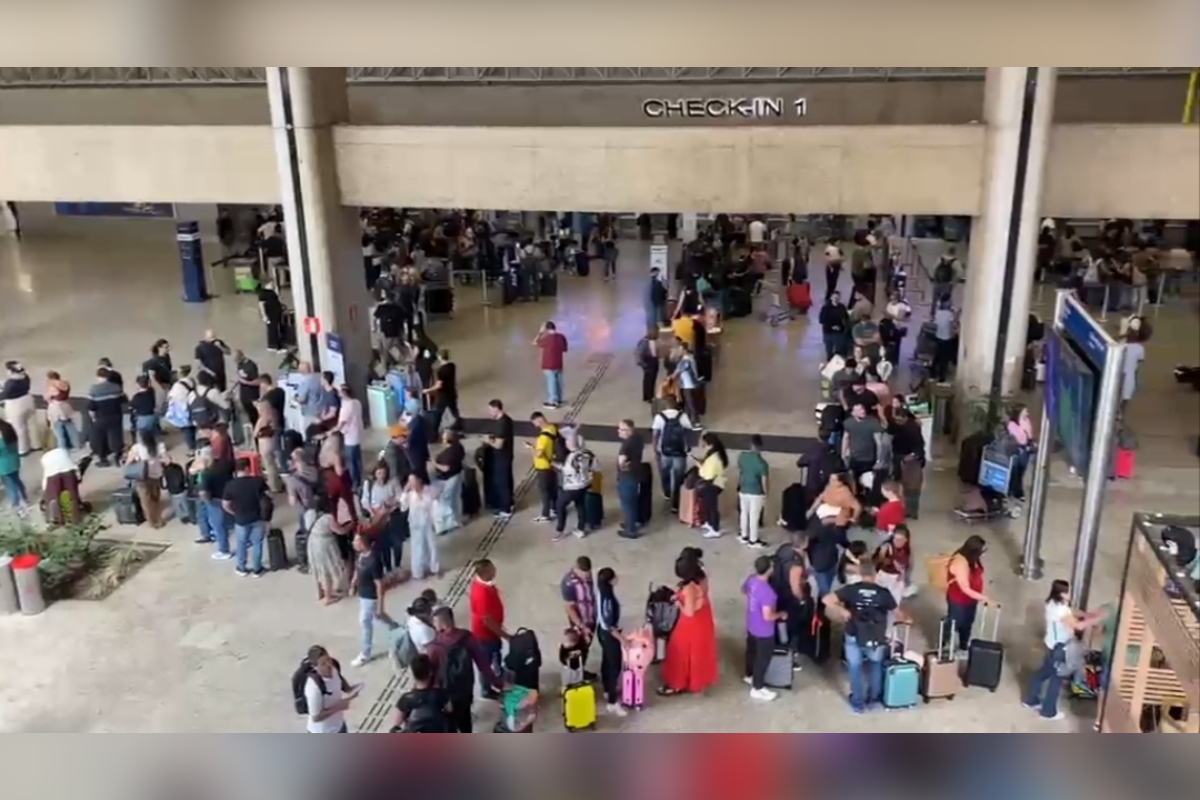 Pista do aeroporto de Confins é liberada e voos começam a ser retomados