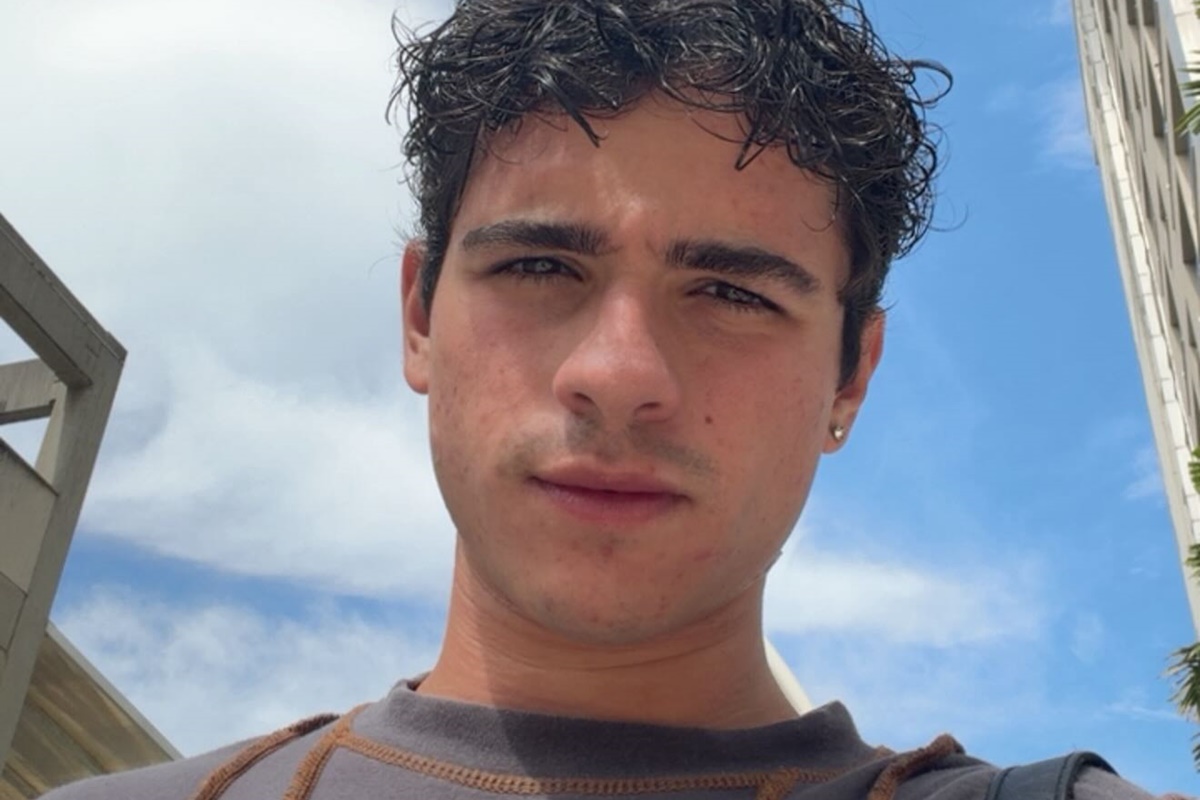 Delegacia abre investigação sobre a homofobia contra João Victor Gonçalves