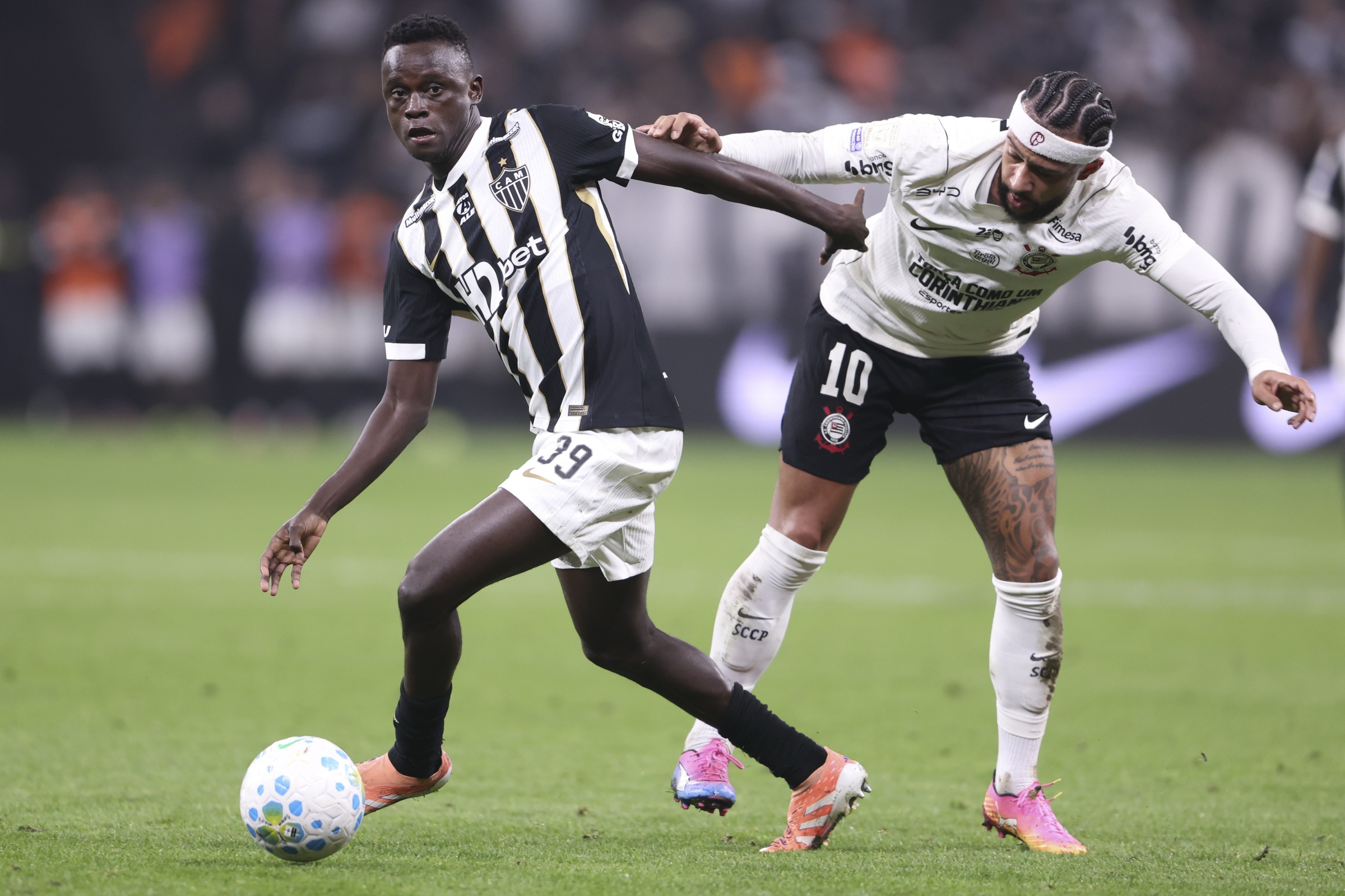Brasileirão surge em ranking com mais estrangeiros no mundo. Veja lista