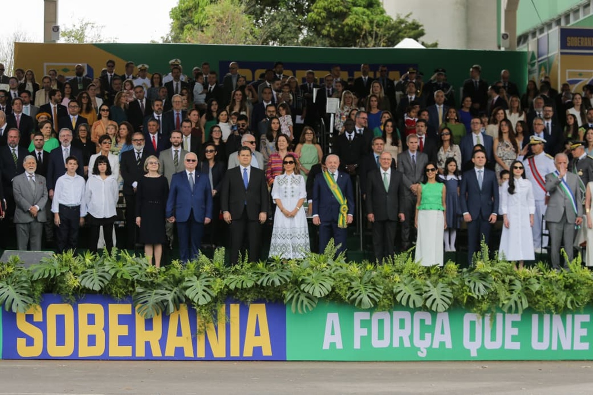 Sete de Setembro: Lula participa de desfile com Fachin, Alcolumbre e Motta