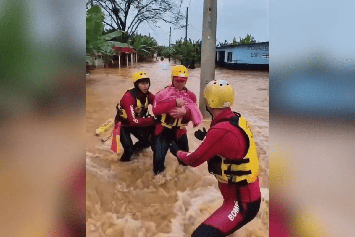 Mãe e recém-nascida são resgatadas durante enchente no Vale do Rio Ribeira