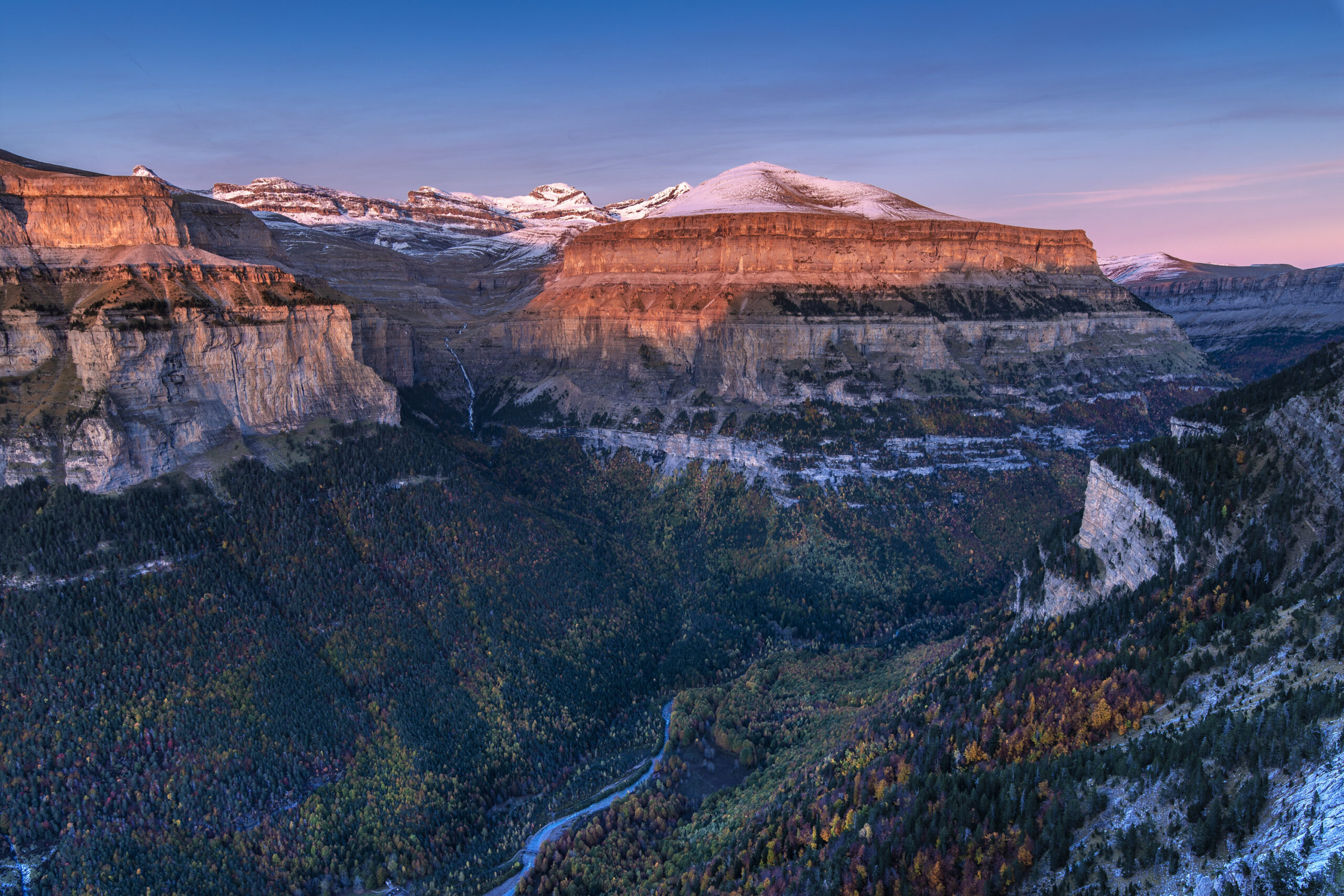 Parque Nacional de Ordesa y Monte Perdido, localizado nos Pirenéus Aragoneses, na província de Huesca, Espanha