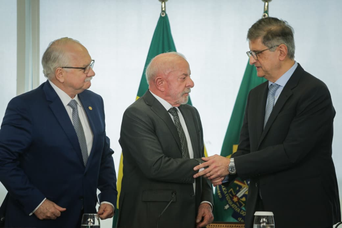 Em meio à crise no Supremo, Lula defende nova reforma do Poder Judiciário
