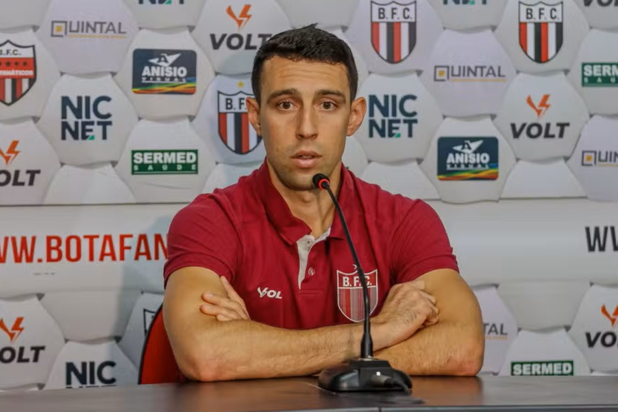Dirigente do Botafogo-SP, Fillipe Soutto passa mal durante jogo da Série B