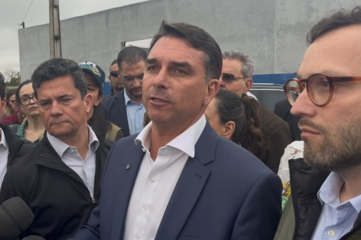 Flávio Bolsonaro diz que Moraes é uma "laranja podre" dentro do STF