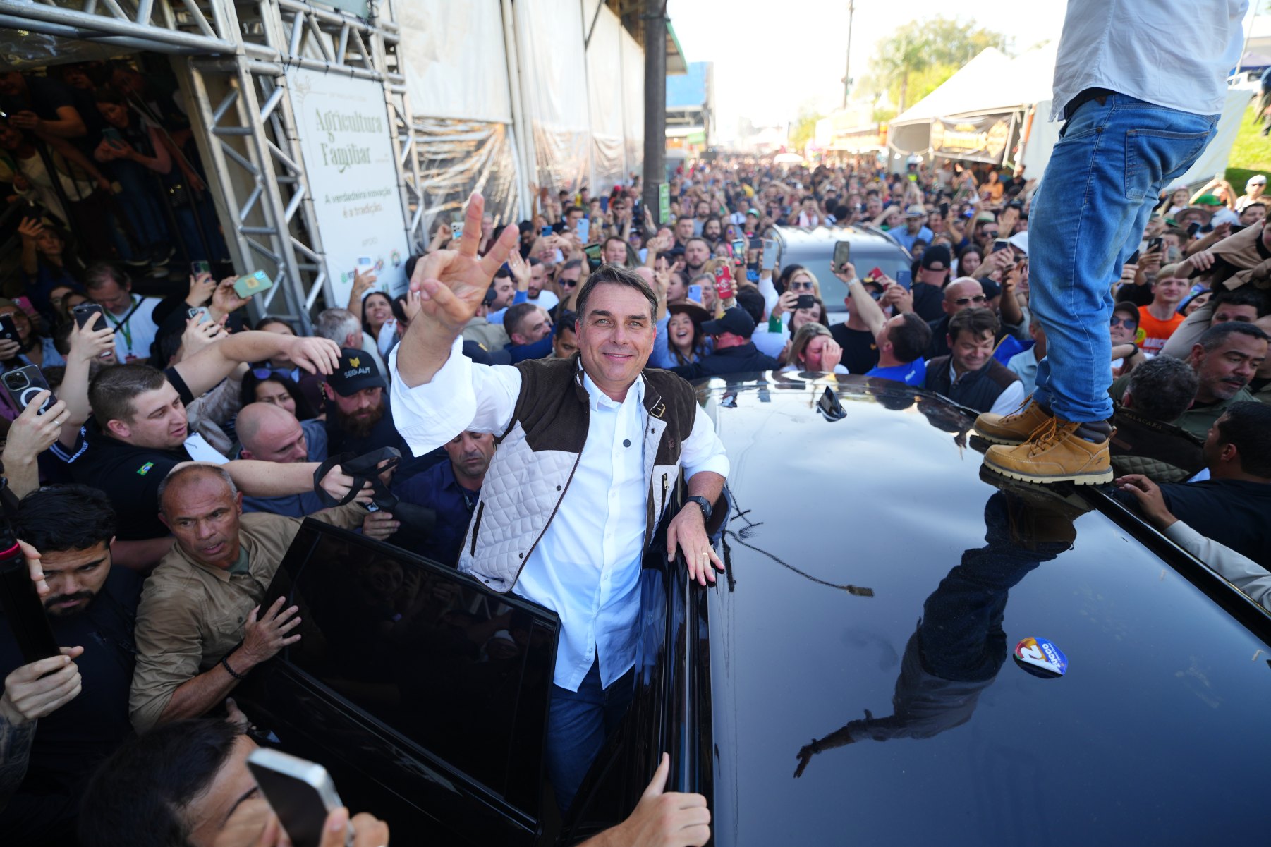 Flávio diz que fará comida voltar a ficar barata como na época de Bolsonaro