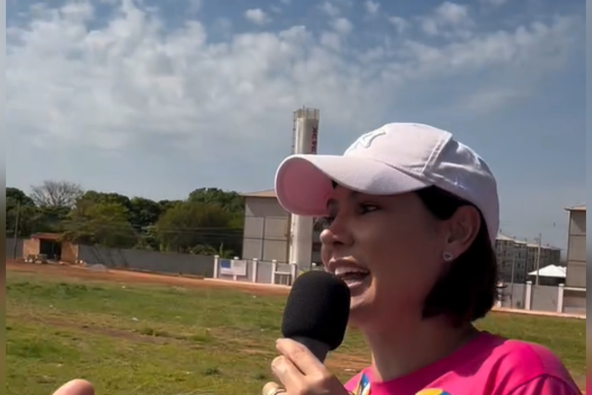 Michelle Bolsonaro participa de carreata de candidata que caiu de trio