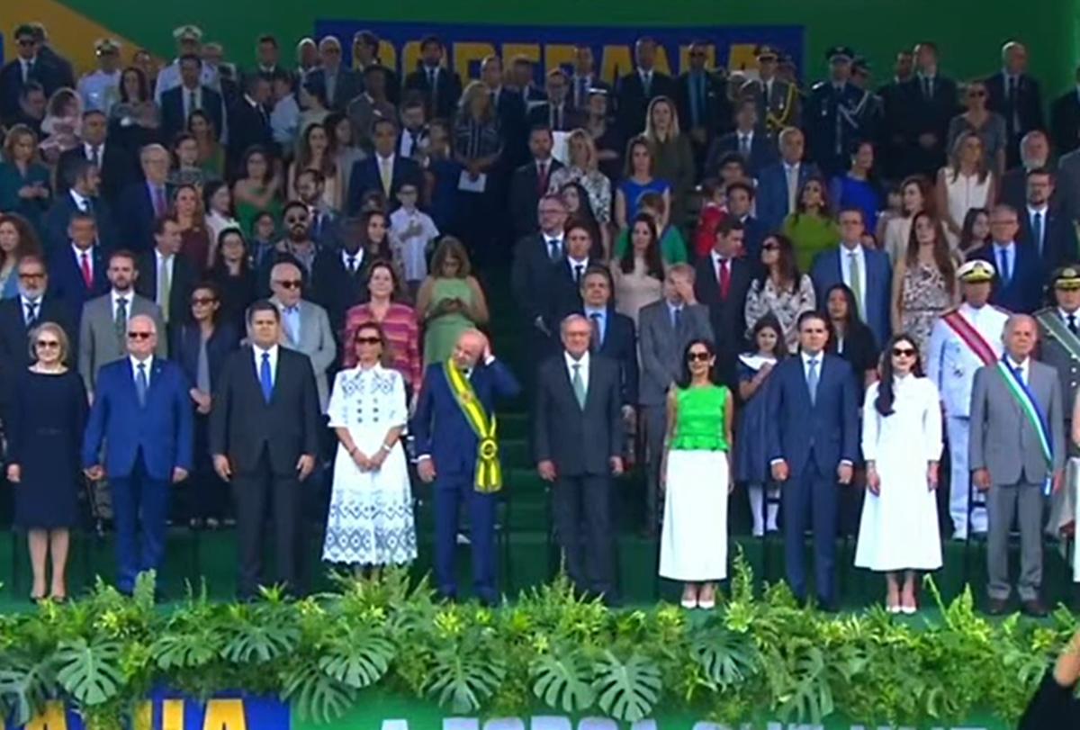 PM descarta ameaça de bomba durante desfile oficial com Lula e Fachin