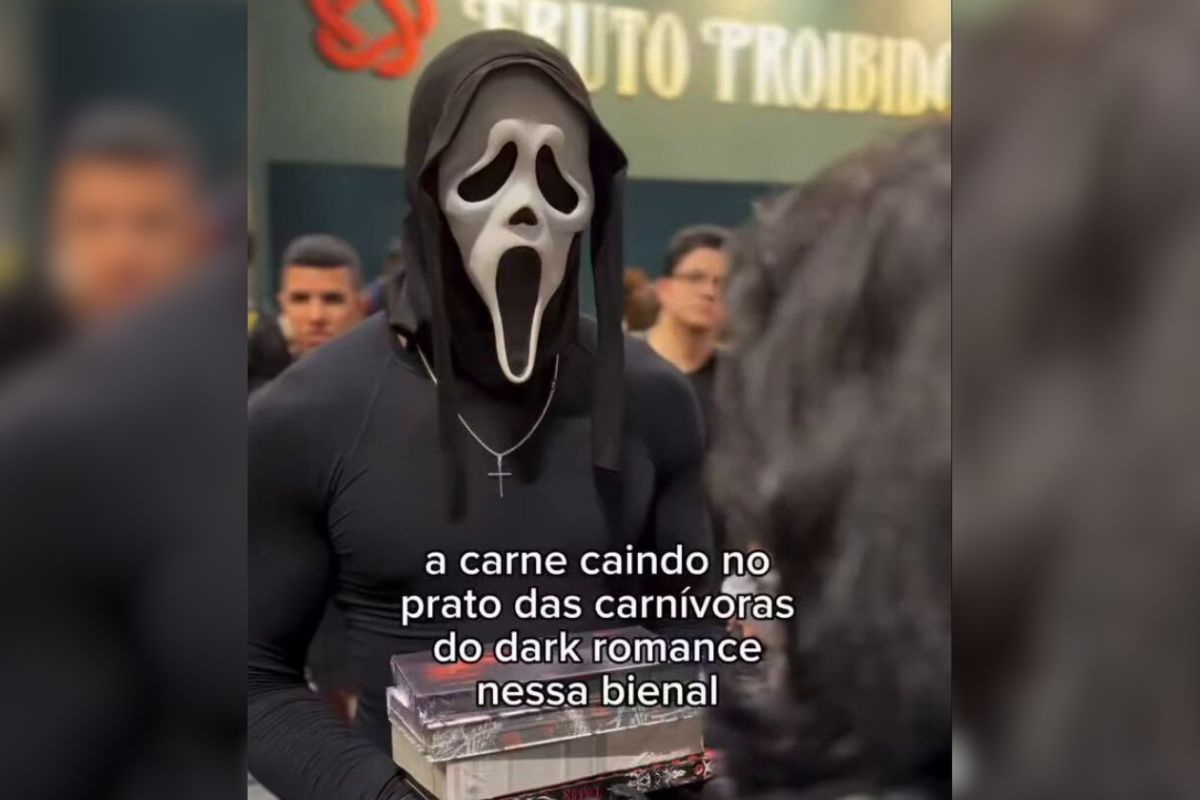 Ghostface: ação com homens mascarados na Bienal gera polêmica nas redes - Foto
