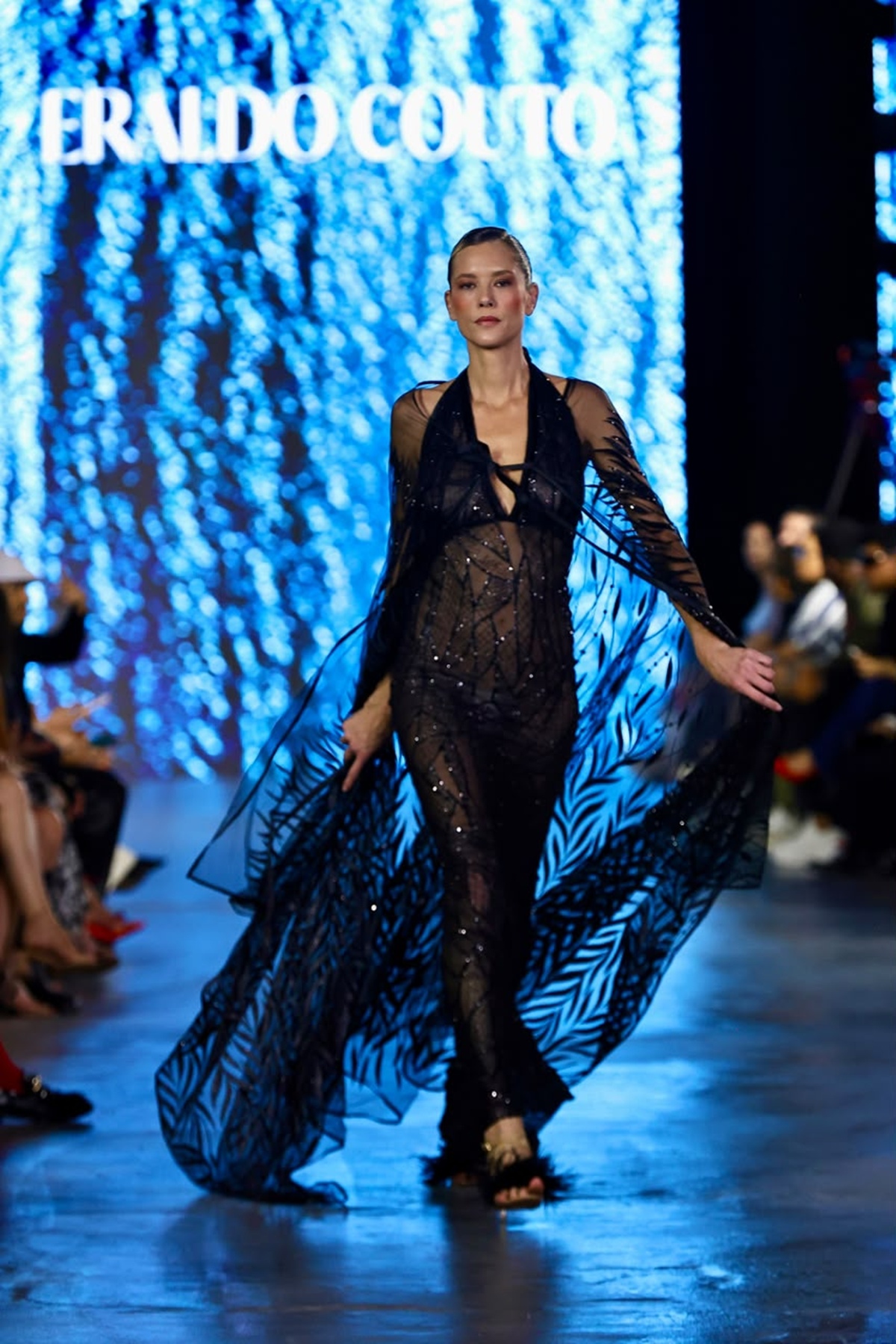 foto com cor. metrópoles catwalk - metrópoles