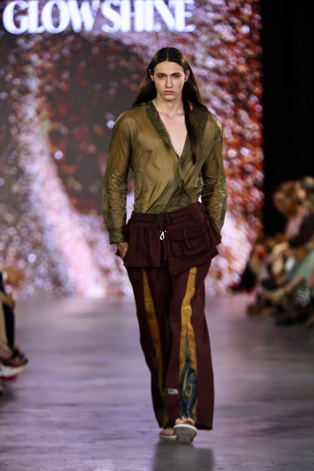 foto com cor. metrópoles catwalk - metrópoles