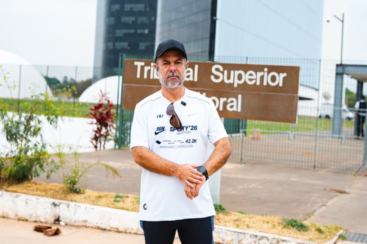 Presidenciável Grassi corre 42 km em torno TSE após ter campanha suspensa - QTU Questões do Universo