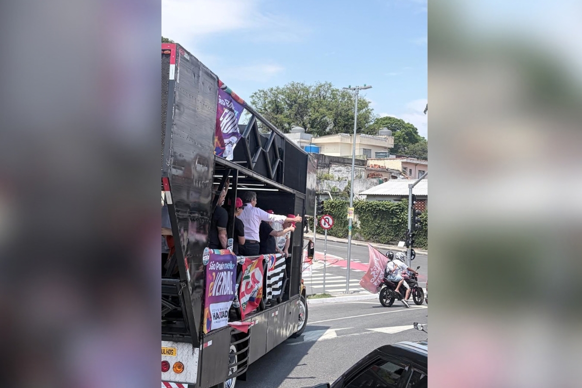 Haddad interrompe carreata após se incomodar com fumaça de escapamento