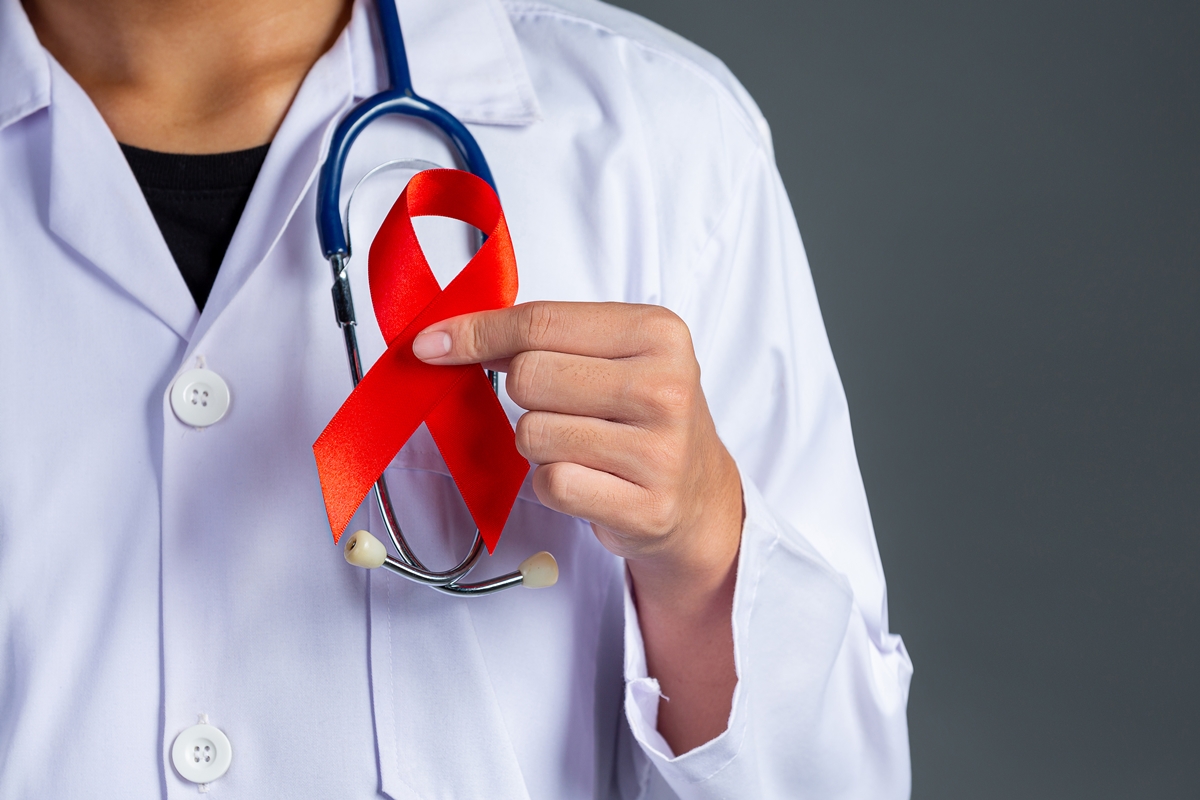 Dois em cada três adolescentes nunca fizeram teste de HIV, diz estudo