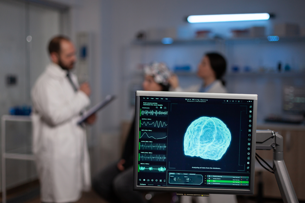 Microchips cerebrais captam impulsos neurais para recuperar a mobilidade