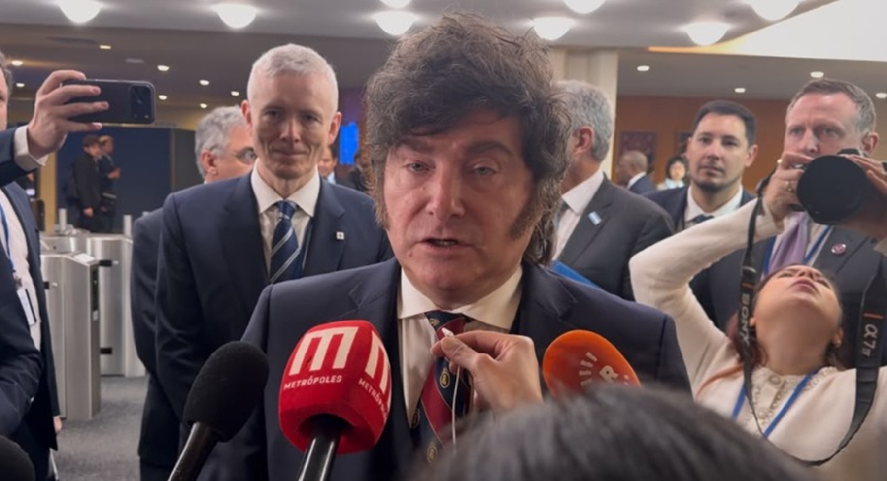 Milei diz esperar mudança no Brasil: "Curso socialista decadente"