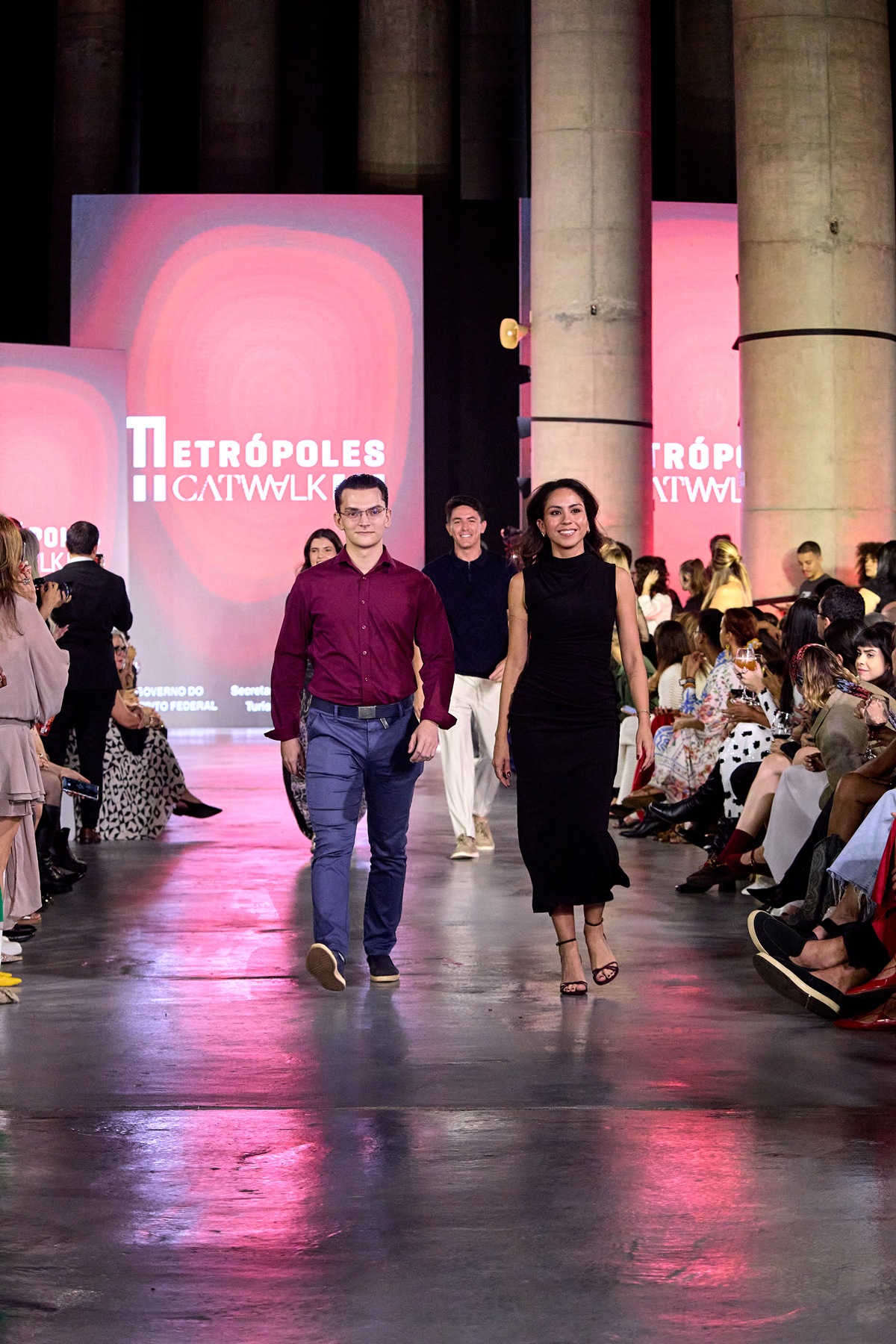 foto com cor. metrópoles catwalk - metrópoles