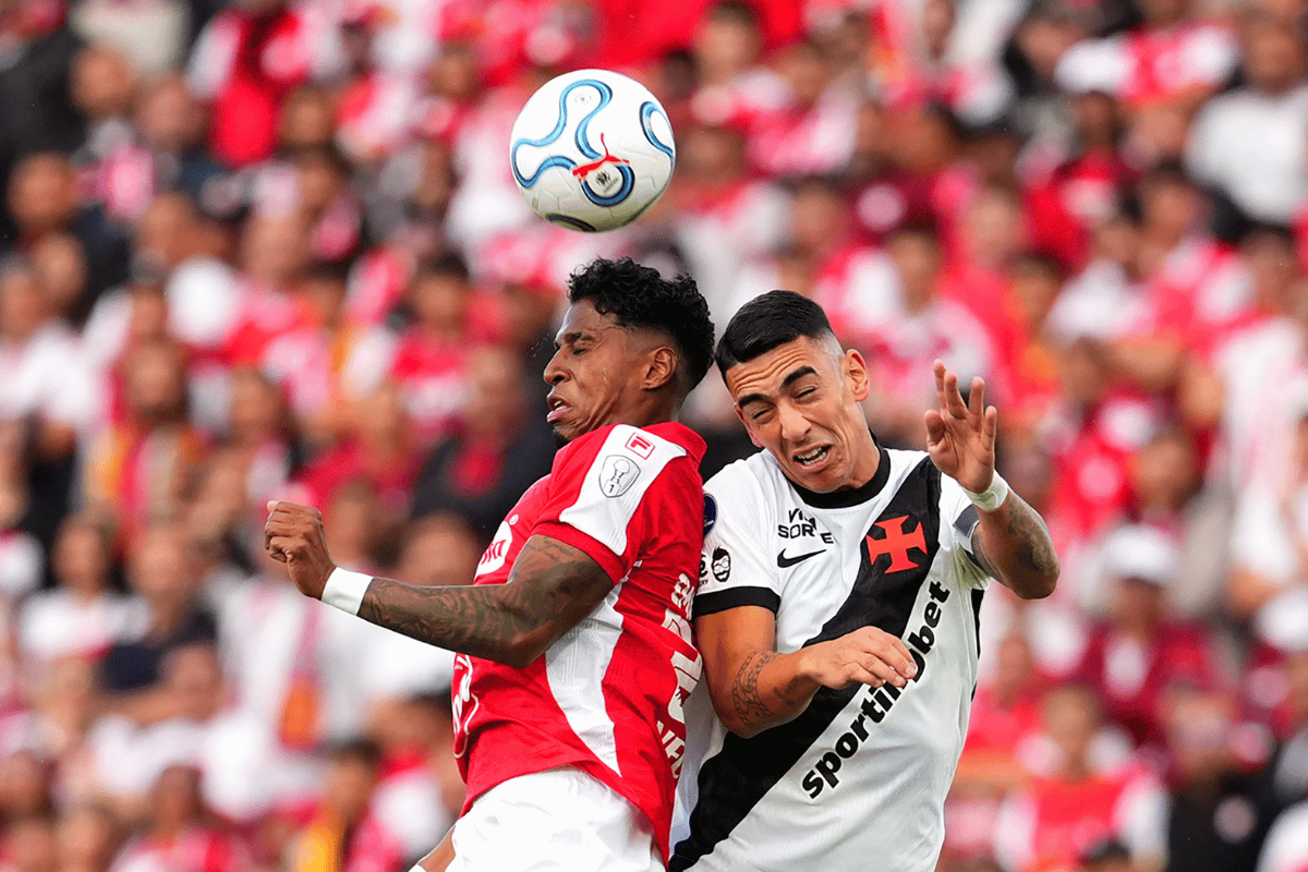 Vasco encara Santa Fe em busca de uma semifinal continental após 15 anos