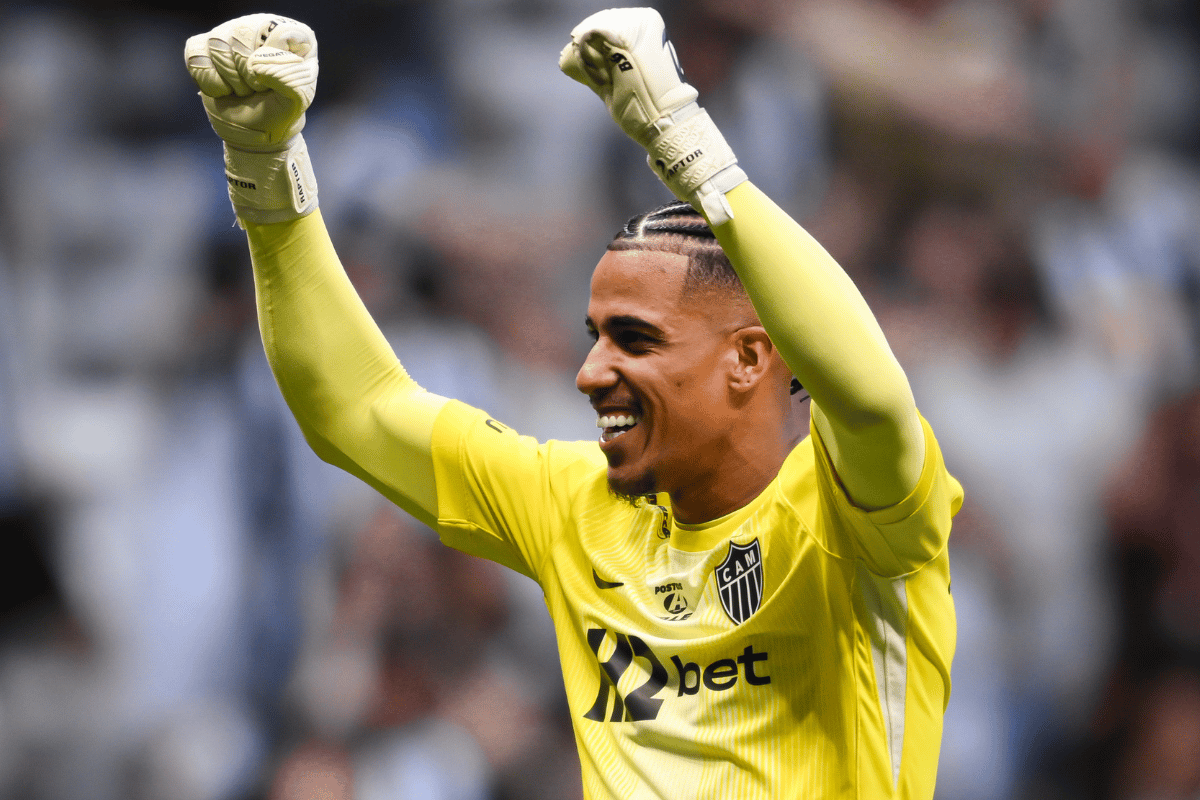 Delfim pega 3 pênaltis, Atlético-MG vence Santos e avança na Sul-Americana