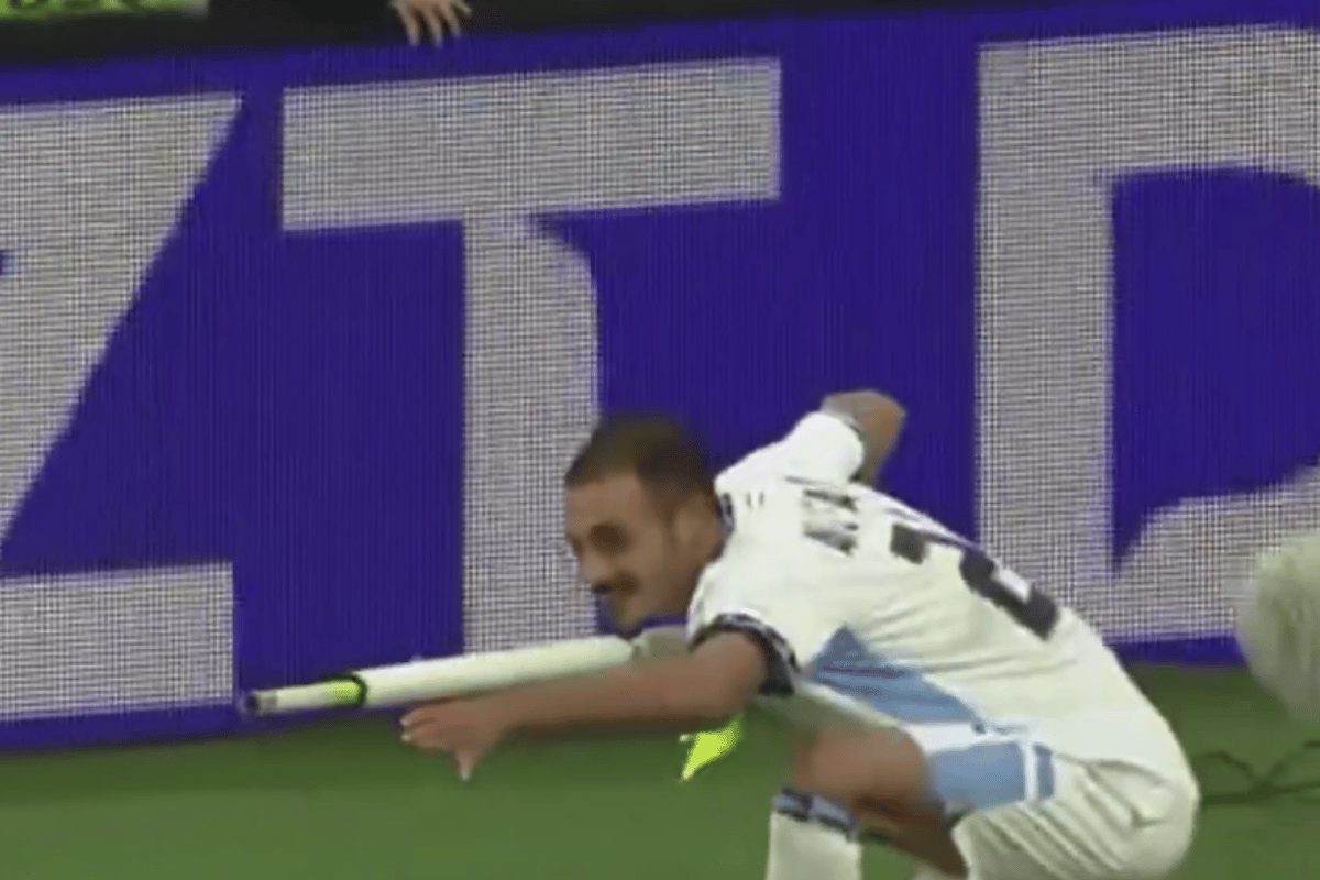 Nations League: jogador de Israel é expulso após "dar tiro" em comemoração