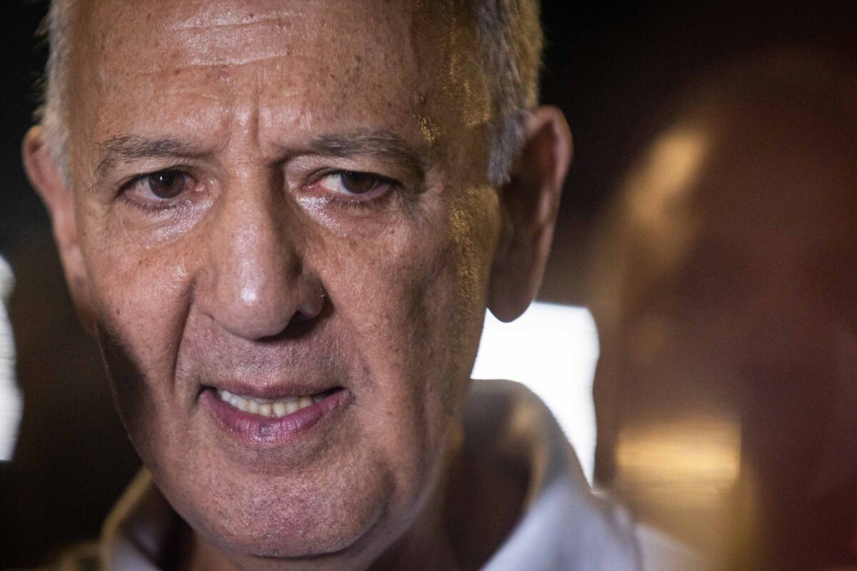 Arruda fora da disputa ao GDF mas em campanha; entenda o que diz a lei
