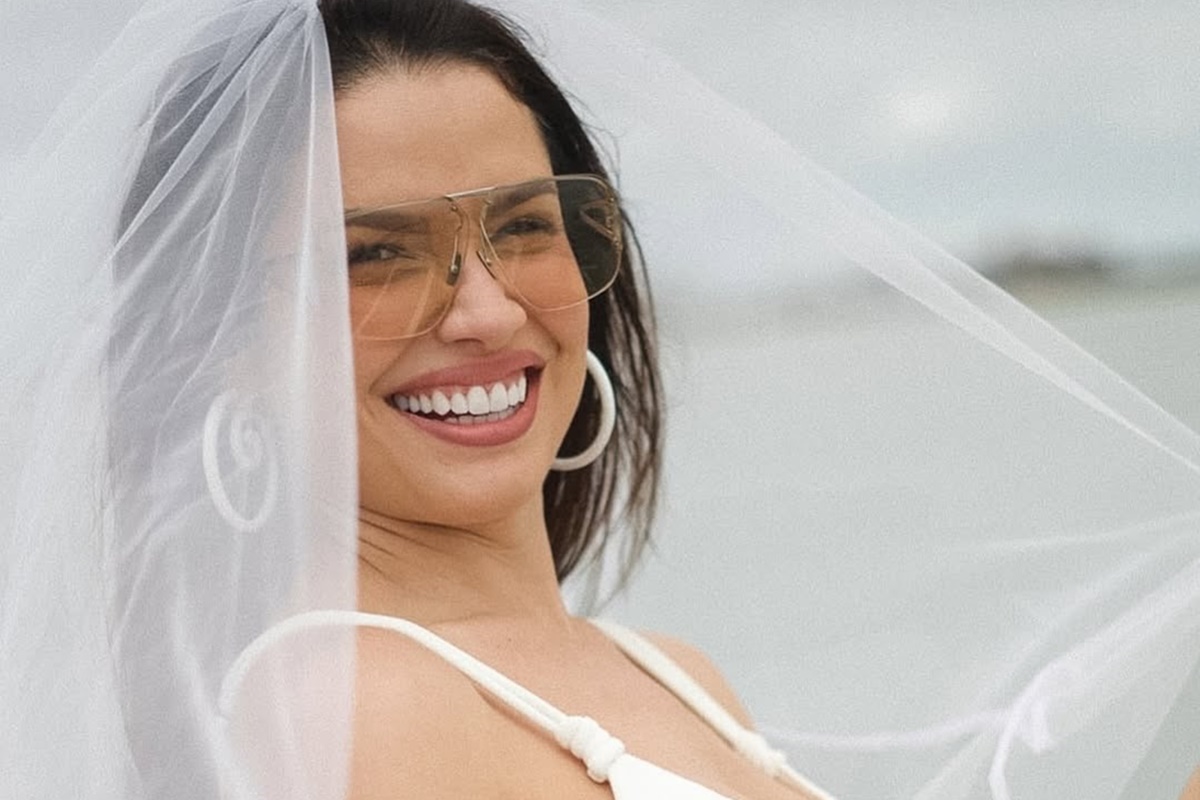 Deslumbrante, Juliette Freire se casa com make clean e cabelo minimalista