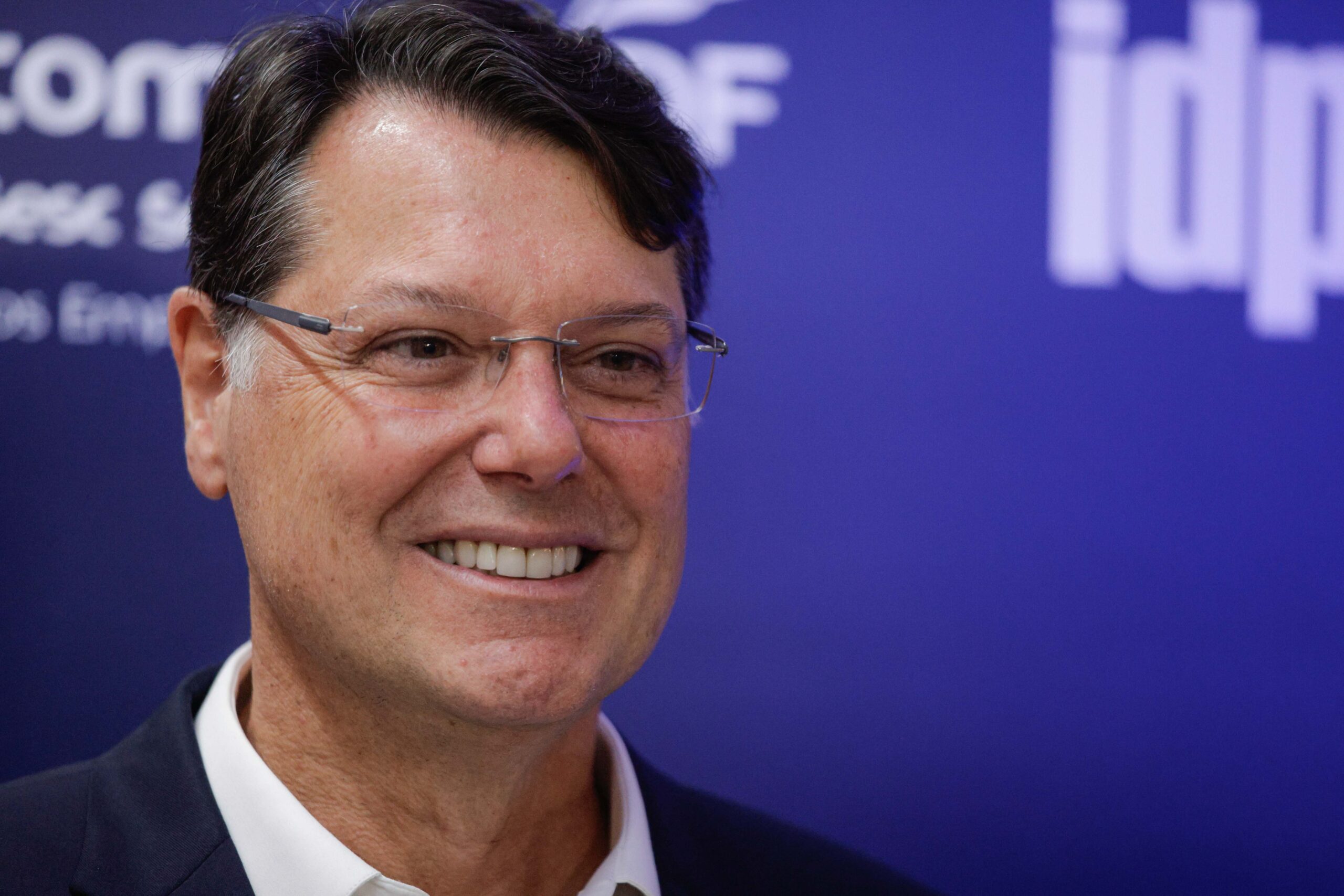 Kiko Caputo quer contratar mais médicos e recompor efetivo policial do DF