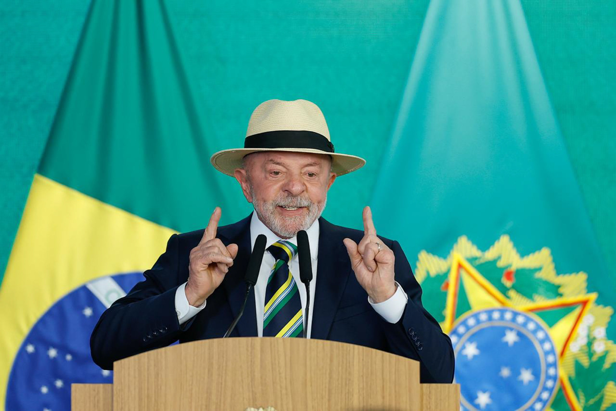 Lula defende reforma no STF: "Ninguém pode ficar 40 anos no cargo"