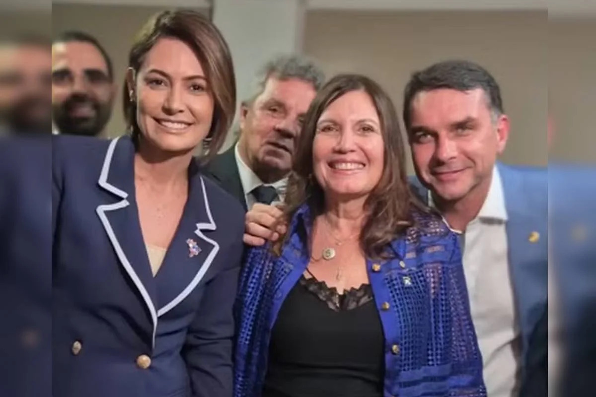 Flávio, Michelle e Bia convocam ato em Brasília: "Homenagem ao capitão"