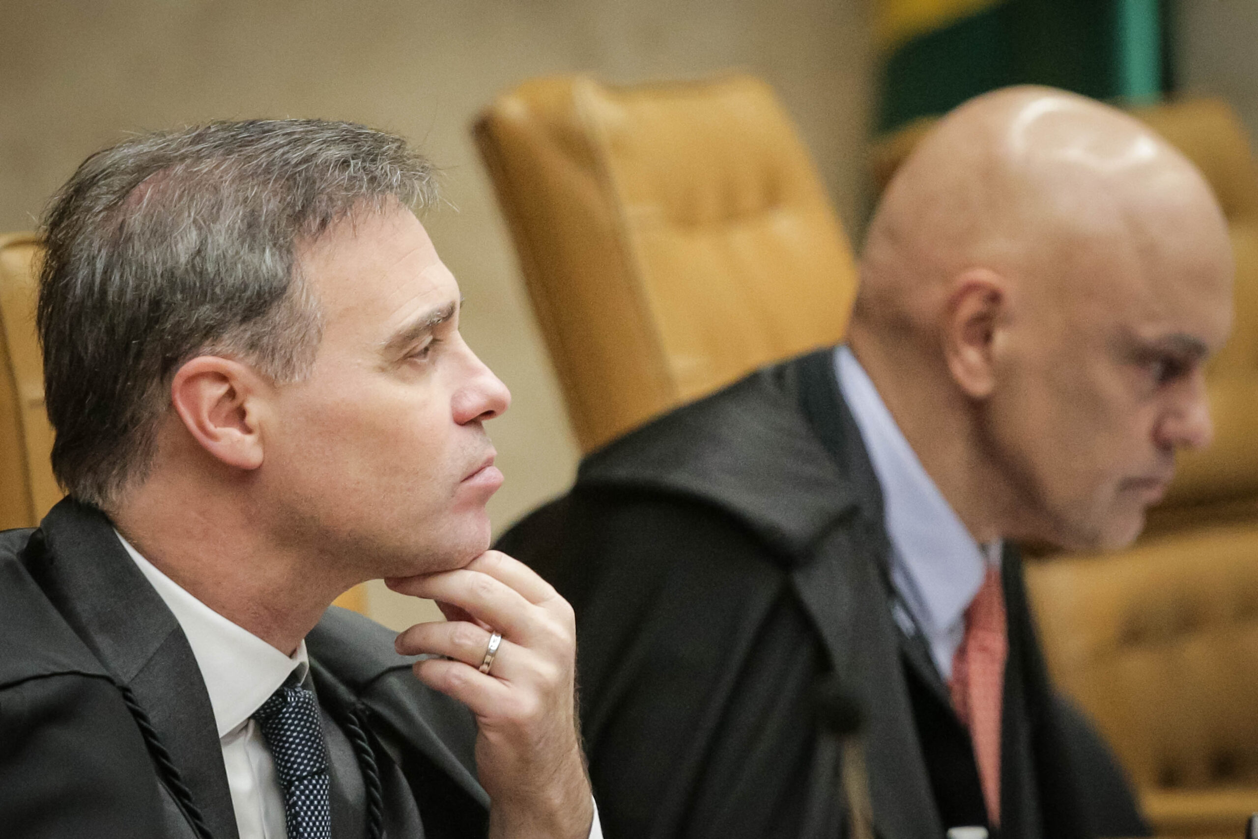 Decisão de Mendonça deixa corrida presidencial refém da guerra no STF