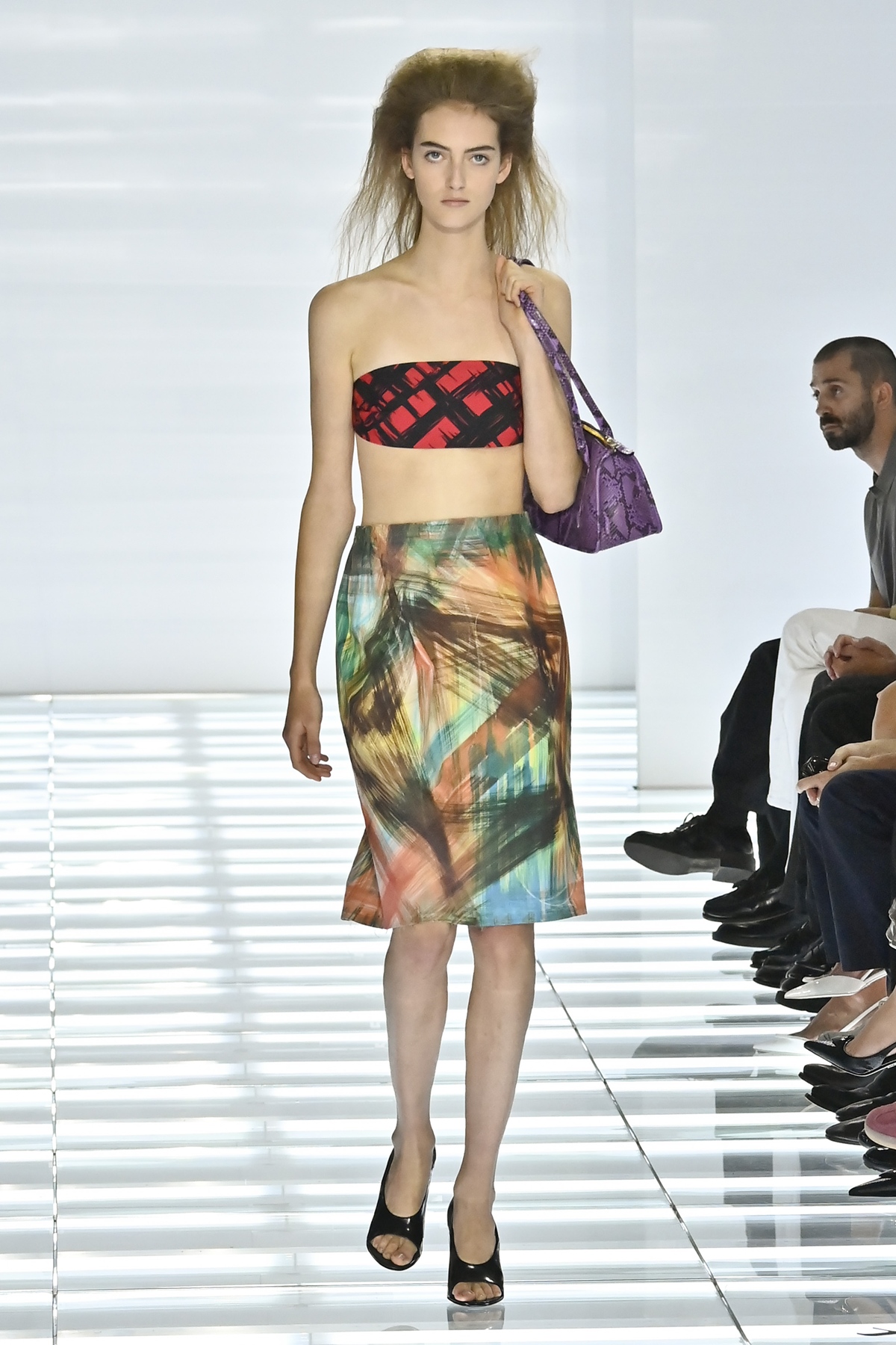 foto com cor. desfile primavera/verão 2027 - metrópoles