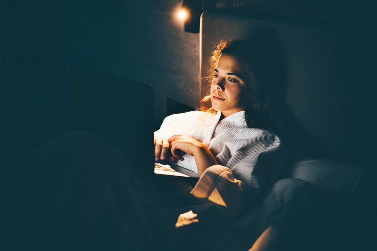 Prazer, curiosidade e fantasias motivam mulheres a consumir conteúdo adulto
