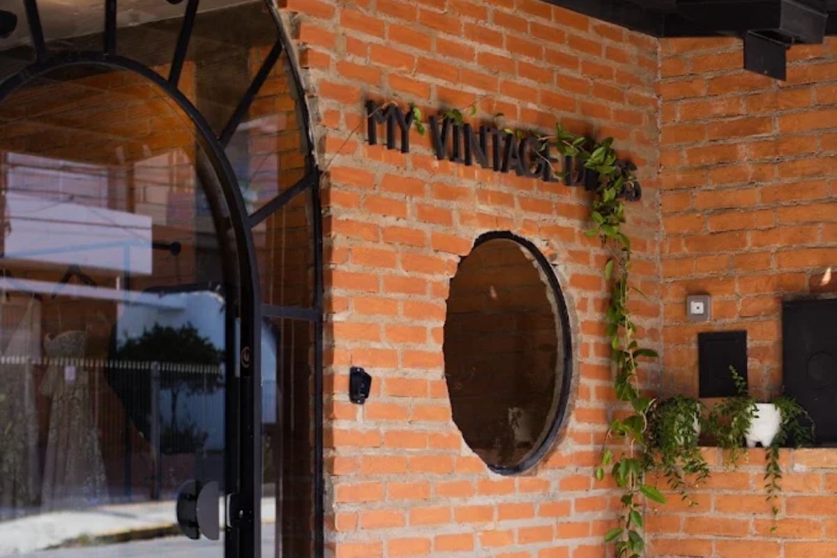 Loja de vestidos de noiva fecha, atrasa entregas e causa desespero em SP