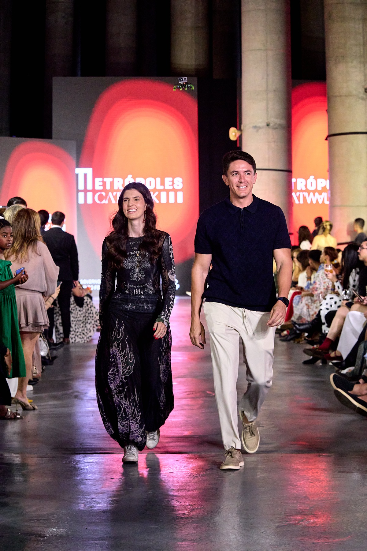 foto com cor. metrópoles catwalk - metrópoles