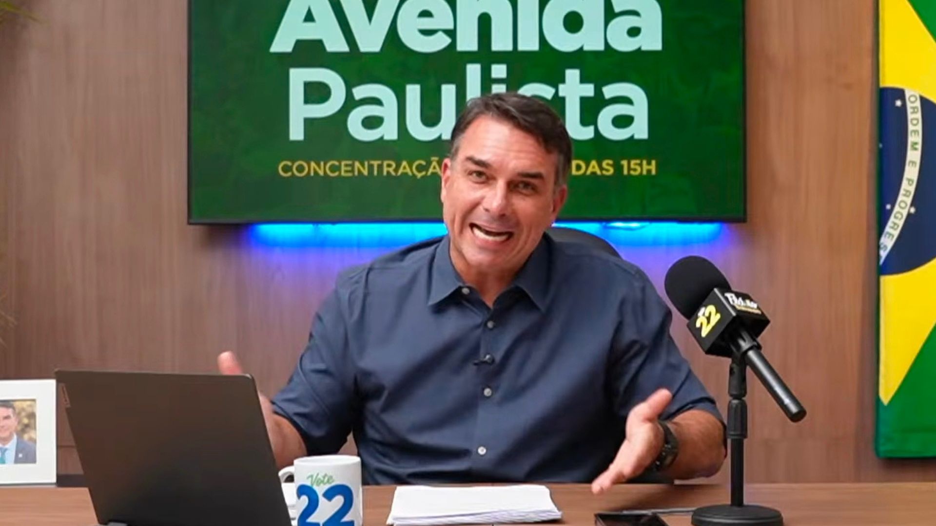 O malabarismo de Flávio: senador cria enredo contra Kassab para a bolha