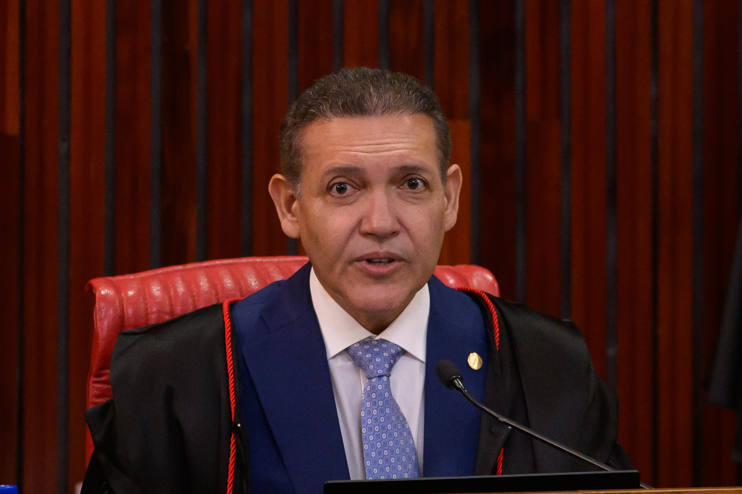 Nunes Marques nega tirar do ar propaganda de Lula que liga Flávio ao Master - QTU Questões do Universo
