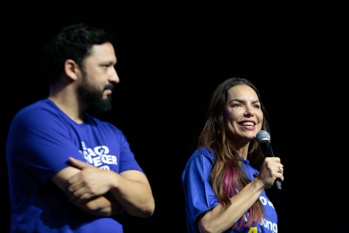 "Serviço público missionário": Paula Belmonte participa de aulão de revisão - Foto