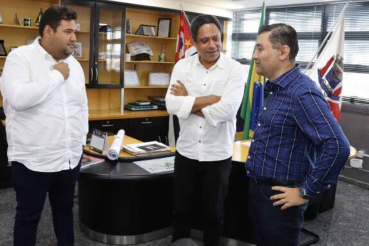 Exministro de Lula aparece em santinho com candidato do PL | Variedades | QTU Notícias