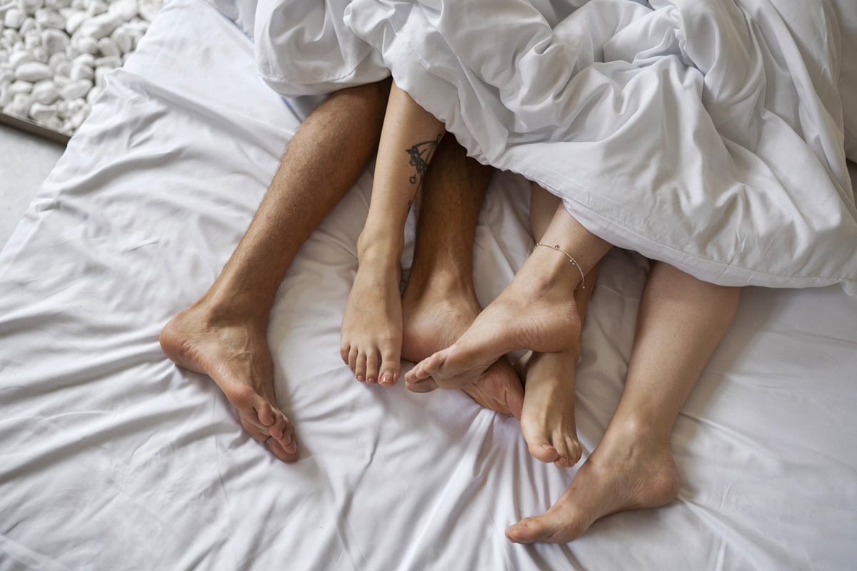 Dia do Sexo: 35 posições para homens e mulheres gozarem em dupla ou trio