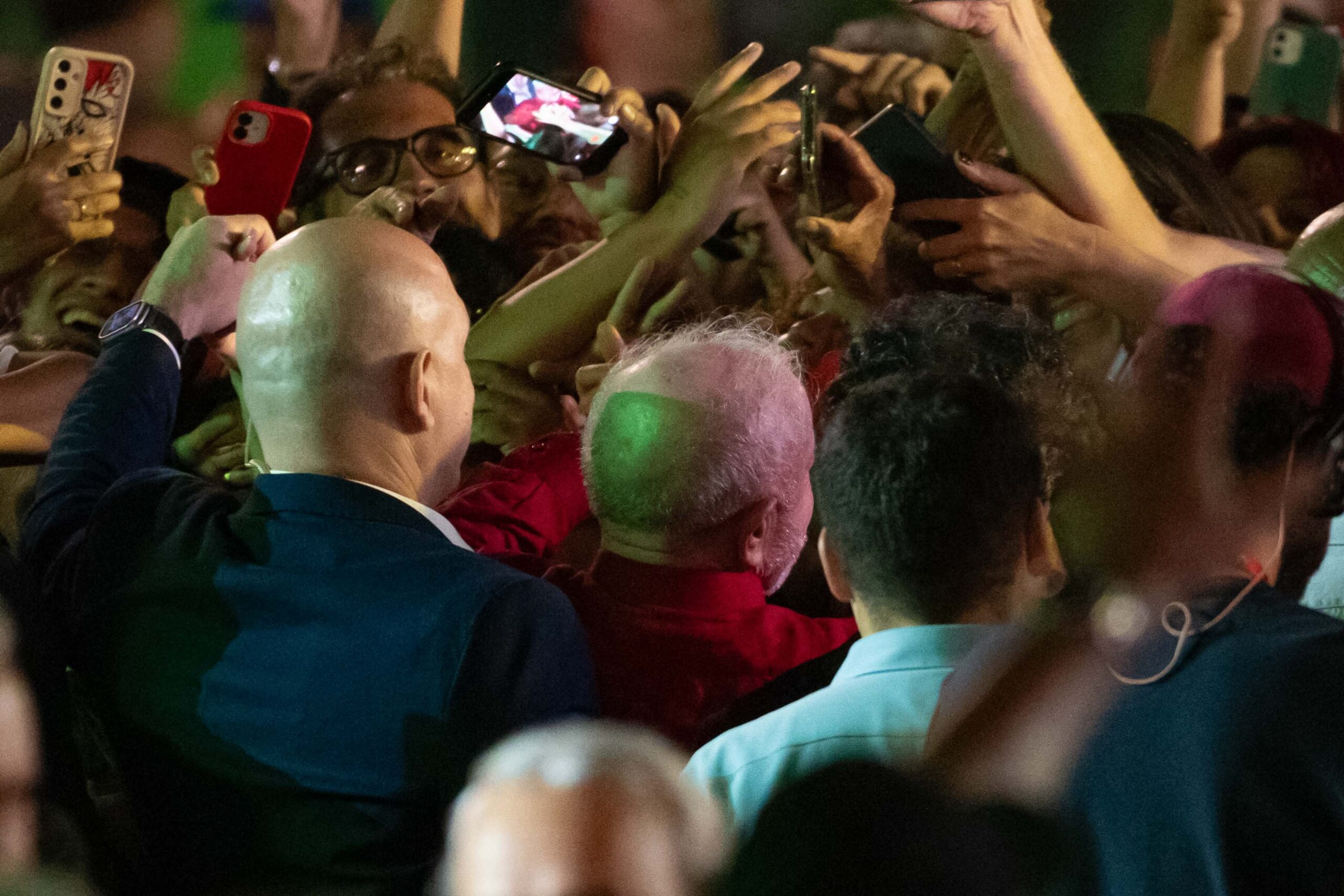 A luz est cada vez mais vermelha na campanha de Lula | Variedades | QTU Notícias