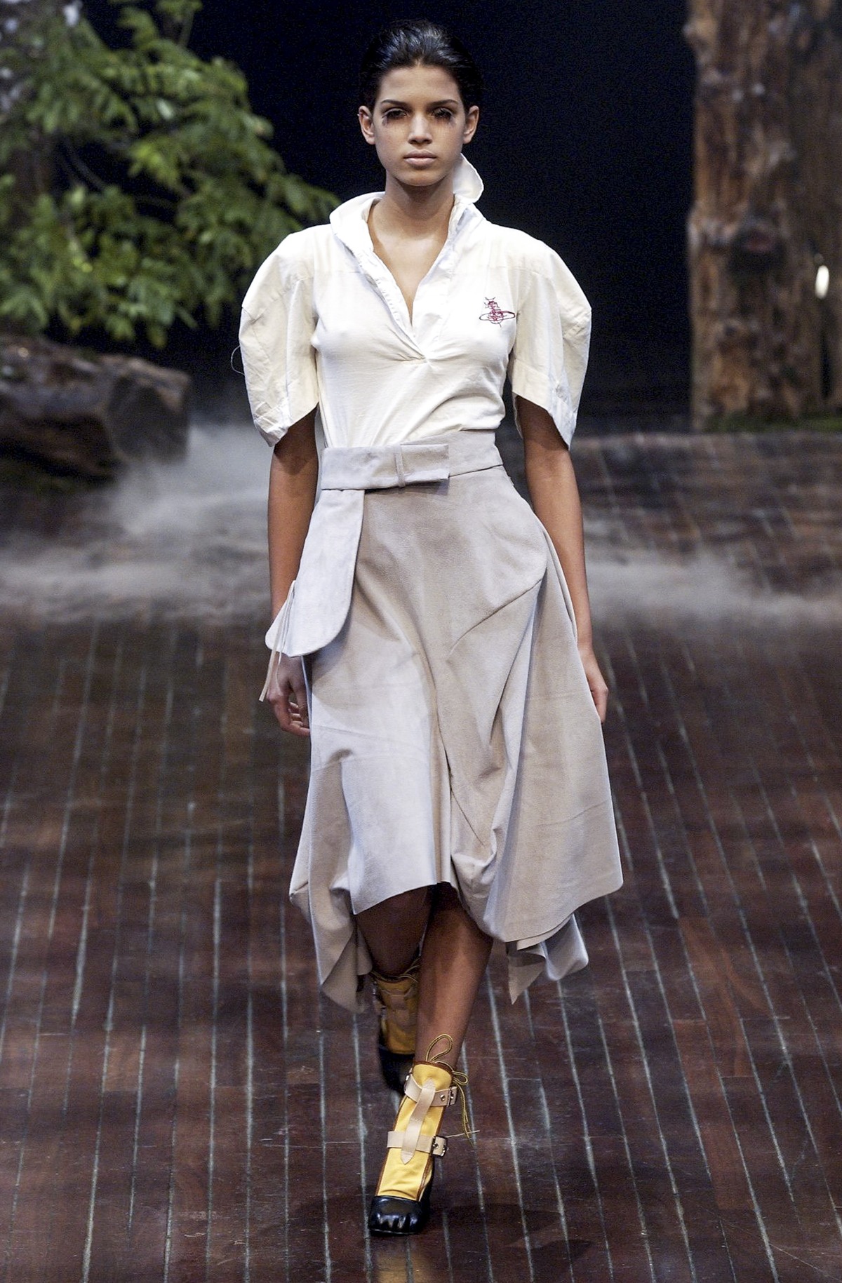 raica oliveira modelo metrópoles catwalk
