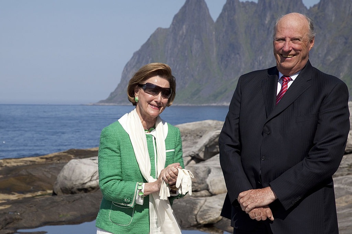 Rei Harald V e Rainha Sonja permaneceram juntos por mais de quatro décadas