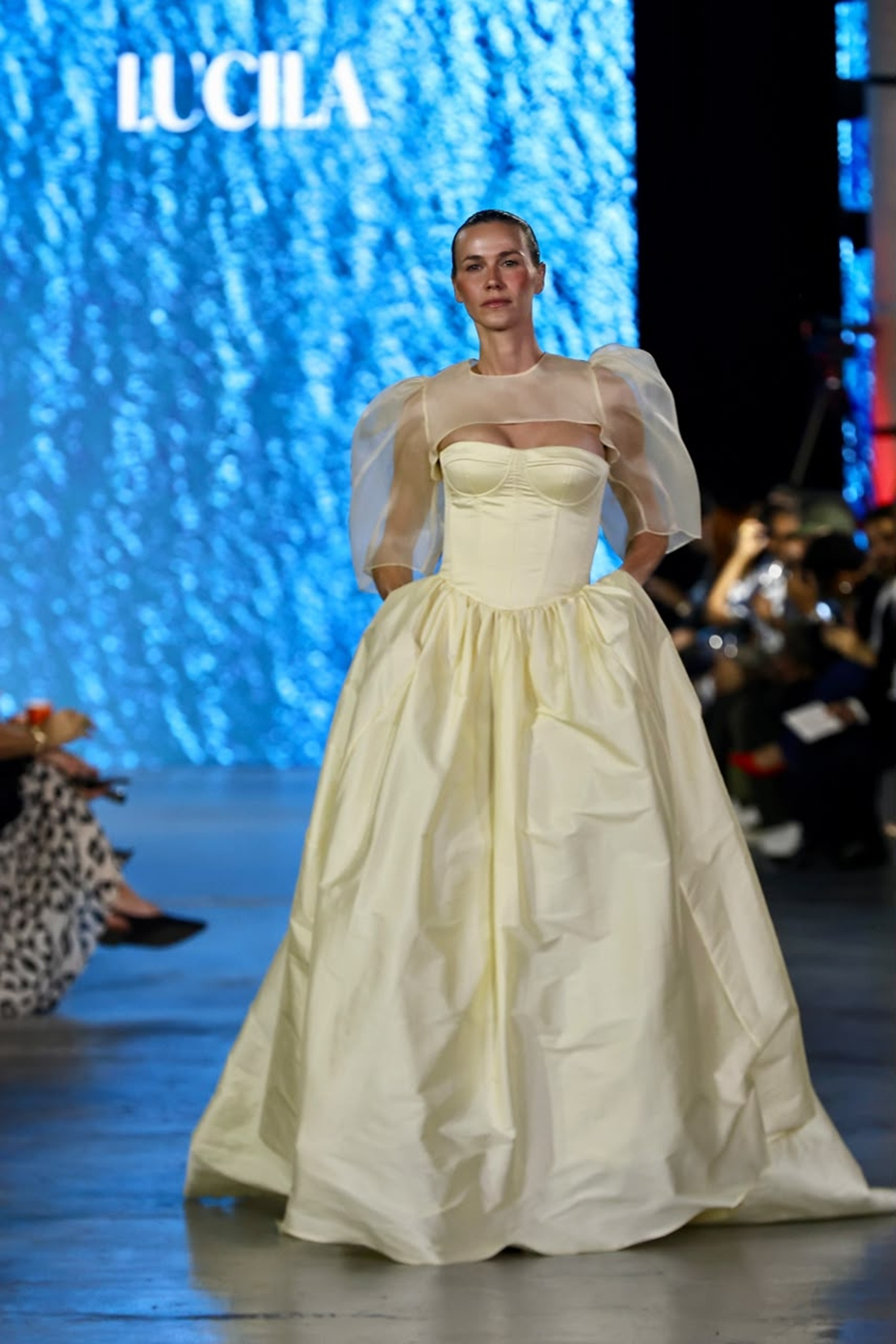 foto com cor. metrópoles catwalk - metrópoles
