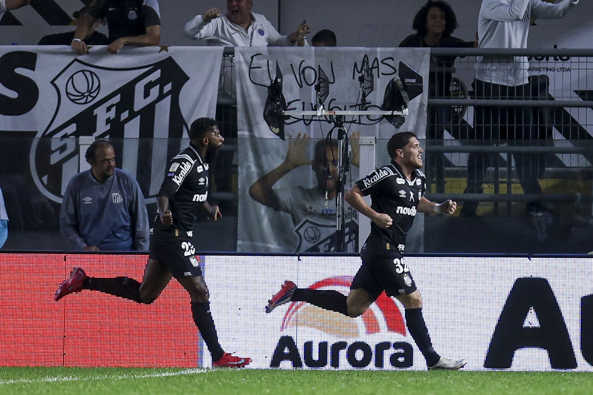 Santos derrota Cruzeiro e chega à terceira vitória seguida no Brasileirão