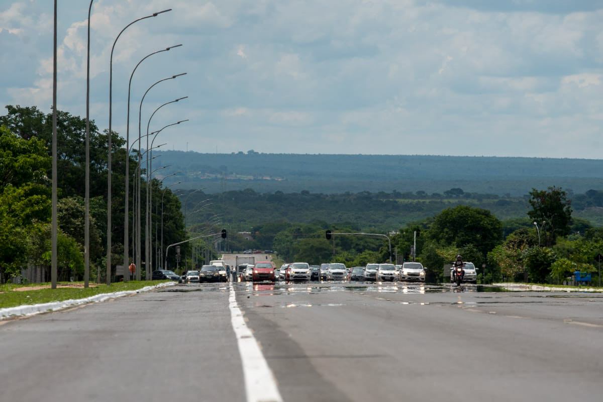 Semáforos desligados complicam o trânsito no Eixo Monumental