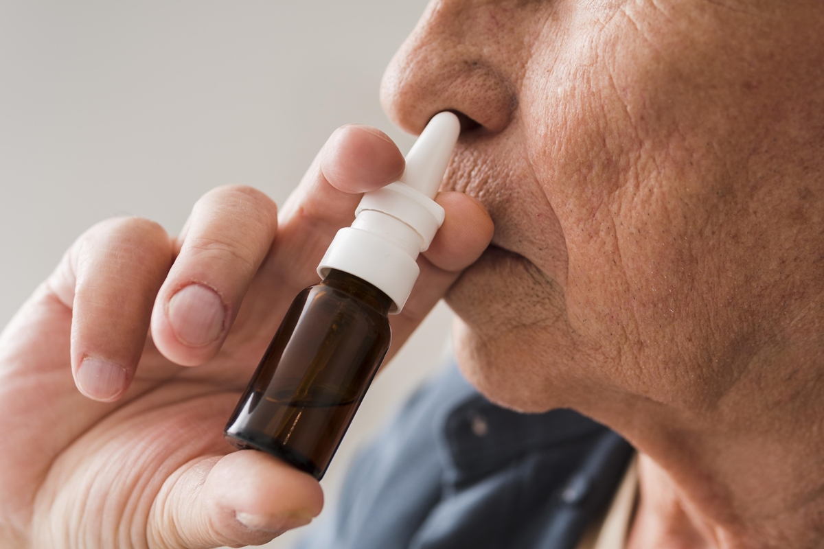 Spray nasal feito de placenta humana reduz efeitos de Alzheimer em animais